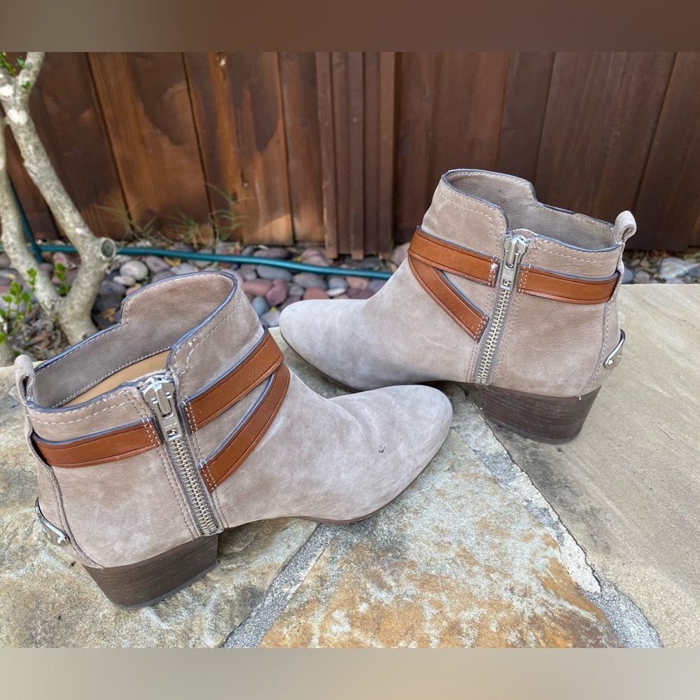 Coach Women’s Booties Block Heel Strap Ankle Boots Sz 6.5 B - Picture 10 of 16